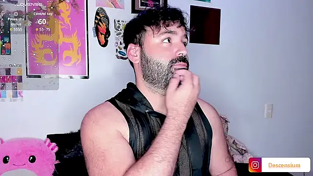 Snapshot of johnnyalx chatting on 10/30/25, 03:19 johnnyalx online show from 10/30/25, 03:19