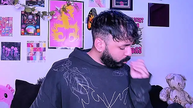 Snapshot of johnnyalx chatting on 02/01/26, 12:31 johnnyalx online show from 02/01/26, 12:31