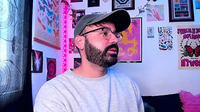 Snapshot of johnnyalx chatting on 02/06/26, 06:22 johnnyalx online show from 02/06/26, 06:22