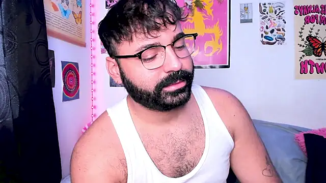 Snapshot of johnnyalx chatting on 02/11/26, 06:46 johnnyalx online show from 02/11/26, 06:46