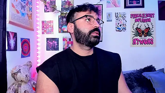 Snapshot of johnnyalx chatting on 02/13/26, 06:37 johnnyalx online show from 02/13/26, 06:37