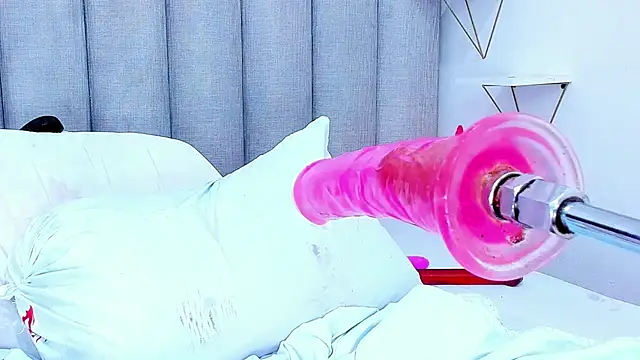 keyllaa  online show from 01/07/25, 12:34