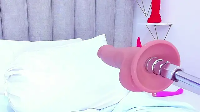 keyllaa  online show from 01/23/25, 08:24