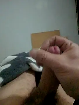 Snapshot of maxbigol chatting on 12/17/24, 01:29 maxbigol online show from 12/17/24, 01:29