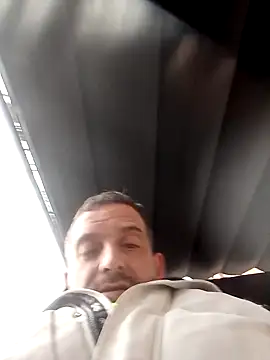 Snapshot of maxbigol chatting on 12/17/24, 03:17 maxbigol online show from 12/17/24, 03:17