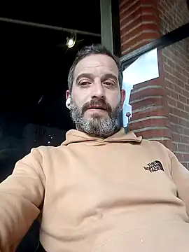 Snapshot of maxbigol chatting on 01/11/25, 02:47 maxbigol online show from 01/11/25, 02:47