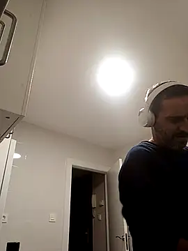 Snapshot of maxbigol chatting on 10/27/25, 07:07 maxbigol online show from 10/27/25, 07:07