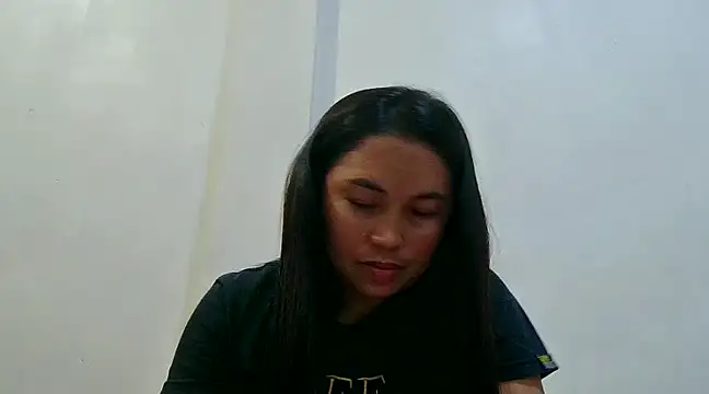 Snapshot of LalaiAsian chatting on 12/11/24, 04:42 LalaiAsian online show from 12/11/24, 04:42