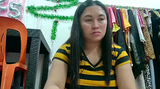 Snapshot of LalaiAsian chatting on 01/06/25, 06:20 LalaiAsian online show from 01/06/25, 06:20