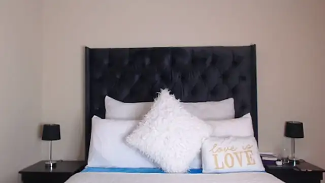 Sexynaughty Gal online show from 11/08/25, 09:46