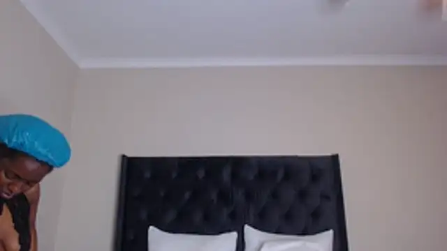 Snapshot of Sexynaughty_Gal chatting on 11/23/25, 09:25 Sexynaughty Gal online show from 11/23/25, 09:25