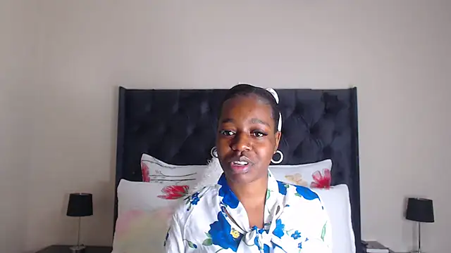 Snapshot of Sexynaughty_Gal chatting on 02/17/26, 09:10 Sexynaughty Gal online show from 02/17/26, 09:10