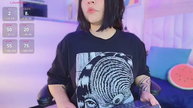 Snapshot of io_chie_ chatting on 03/21/25, 04:06 io chie online show from 03/21/25, 04:06