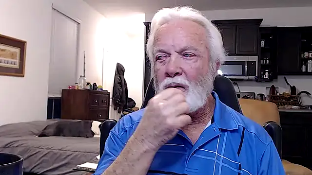 Snapshot of rockpoint69 chatting on 02/05/25, 01:11 rockpoint69 online show from 02/05/25, 01:11