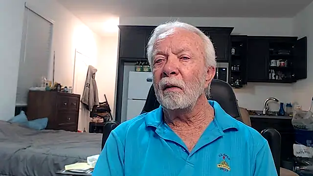 Snapshot of rockpoint69 chatting on 10/13/25, 08:25 rockpoint69 online show from 10/13/25, 08:25