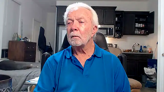 Snapshot of rockpoint69 chatting on 10/21/25, 10:49 rockpoint69 online show from 10/21/25, 10:49