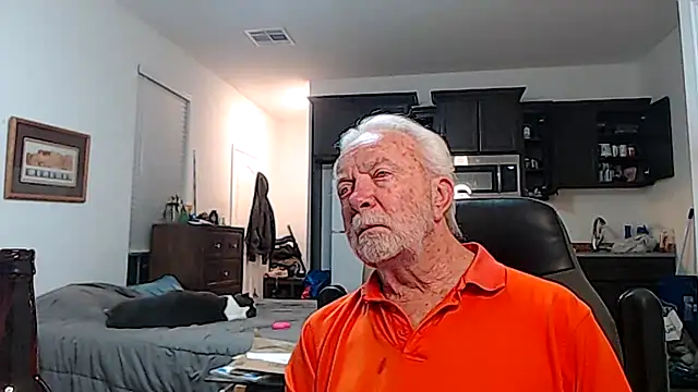 Snapshot of rockpoint69 chatting on 10/25/25, 01:13 rockpoint69 online show from 10/25/25, 01:13