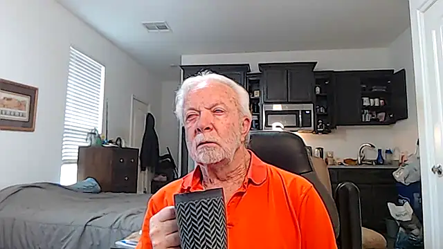 Snapshot of rockpoint69 chatting on 10/25/25, 02:35 rockpoint69 online show from 10/25/25, 02:35