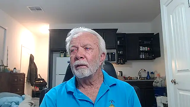 Snapshot of rockpoint69 chatting on 11/09/25, 10:13 rockpoint69 online show from 11/09/25, 10:13