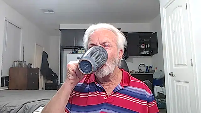 Snapshot of rockpoint69 chatting on 11/15/25, 09:50 rockpoint69 online show from 11/15/25, 09:50