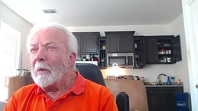 Snapshot of rockpoint69 chatting on 11/17/25, 10:15 rockpoint69 online show from 11/17/25, 10:15