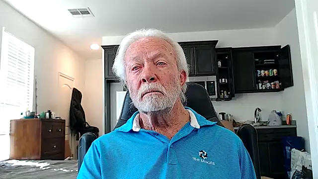 Snapshot of rockpoint69 chatting on 12/14/25, 09:30 rockpoint69 online show from 12/14/25, 09:30