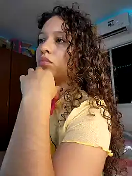 Snapshot of Shara_dreams chatting on 12/17/24, 10:54 Shara dreams online show from 12/17/24, 10:54