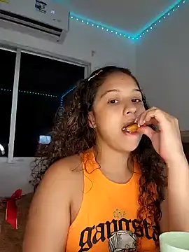 Snapshot of Shara_dreams chatting on 01/09/25, 02:01 Shara dreams online show from 01/09/25, 02:01