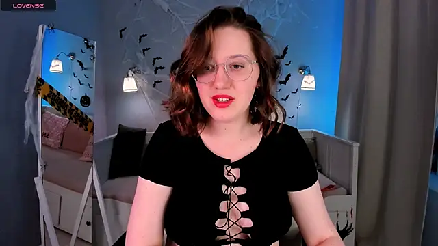 Charmy Gracy online show from 10/30/25, 11:22