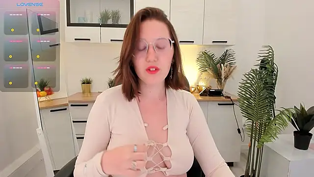 Snapshot of Charmy_Gracy chatting on 04/29/26, 11:36 Charmy Gracy online show from 04/29/26, 11:36
