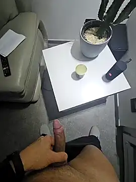 Snapshot of kekko-1982 chatting on 01/02/25, 09:07 kekko-1982 online show from 01/02/25, 09:07