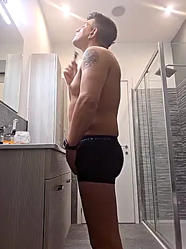 Snapshot of kekko-1982 chatting on 11/18/25, 08:08 kekko-1982 online show from 11/18/25, 08:08