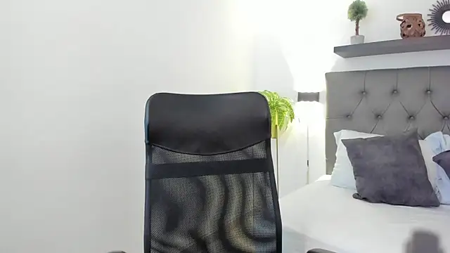 bella 99  online show from 04/15/26, 11:28