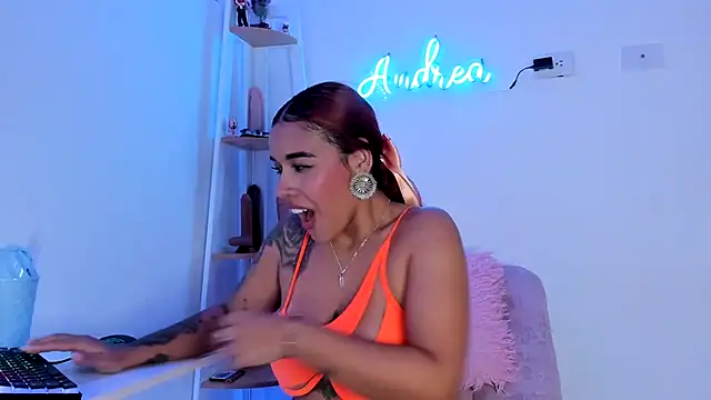 andrea lopezz  online show from 02/07/25, 05:31