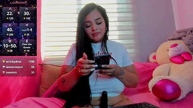 Snapshot of Pocahontas_d chatting on 01/14/25, 12:45 Pocahontas d online show from 01/14/25, 12:45