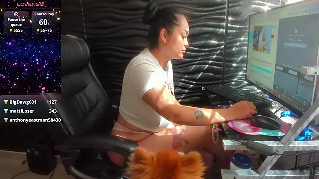 Snapshot of Pocahontas_d chatting on 09/12/25, 02:17 Pocahontas d online show from 09/12/25, 02:17