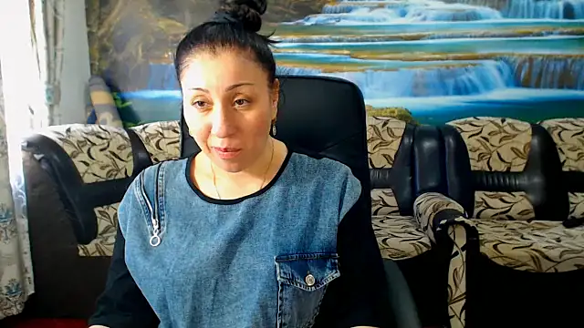 MoistMady online show from 03/09/25, 08:18