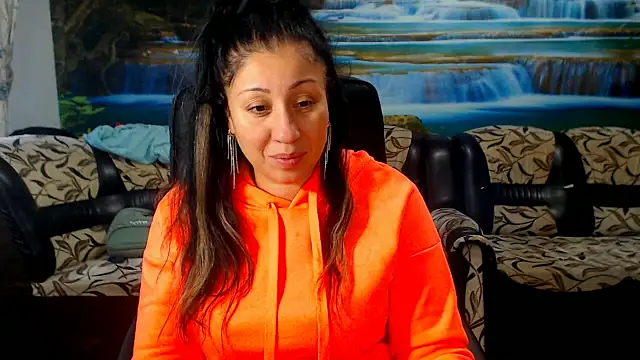 MoistMady online show from 11/10/25, 01:54