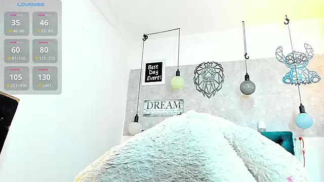 Rebeca xs online show from 10/27/25, 07:56