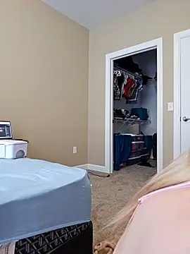 AmethystFoxx online show from 09/10/25, 06:30