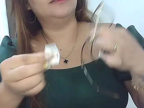 Snapshot of wild_amber25 chatting on 01/13/26, 06:46 wild amber25 online show from 01/13/26, 06:46