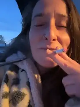 Mini And The Bear online show from 03/15/26, 12:27