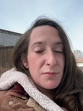 Mini And The Bear online show from 04/20/26, 04:10