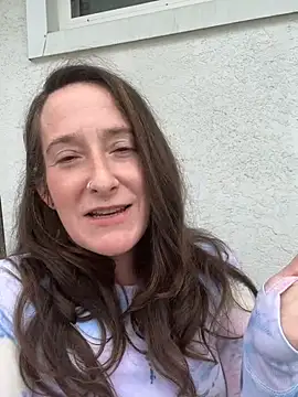 Mini And The Bear online show from 04/23/26, 05:15