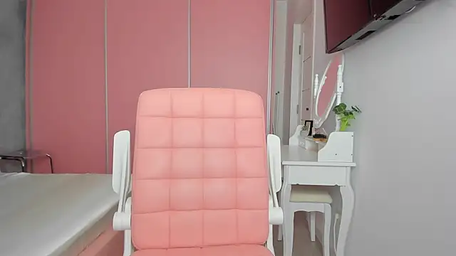 daddysgirl2222 online show from 09/21/25, 08:05