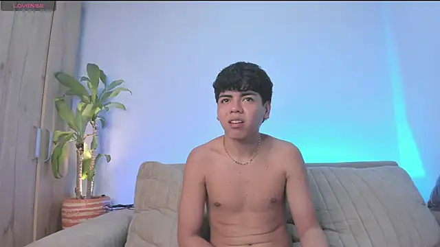 tomdrew69 online show from 10/24/25, 04:42