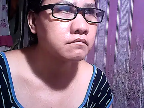 sweetsosie18 online show from 10/14/25, 04:13