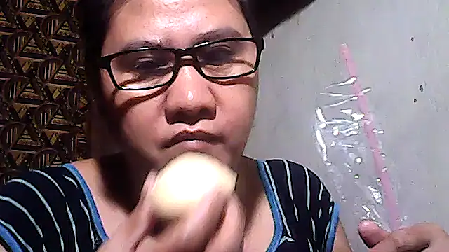 sweetsosie18 online show from 12/04/25, 07:17