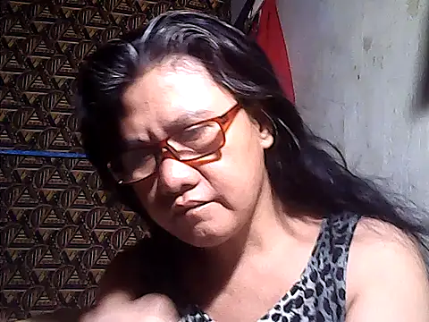 Snapshot of sweetsosie18 chatting on 06/06/26, 04:01 sweetsosie18 online show from 06/06/26, 04:01