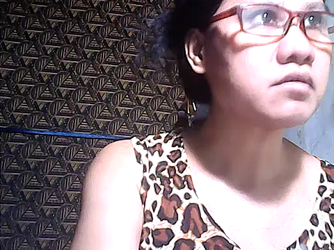 Snapshot of sweetsosie18 chatting on 06/11/26, 01:49 sweetsosie18 online show from 06/11/26, 01:49